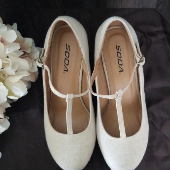 SOLD!  SODA  Wedges - Picture 3 of 7